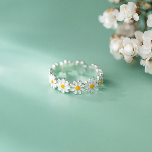 The Blooming Daisy Ring