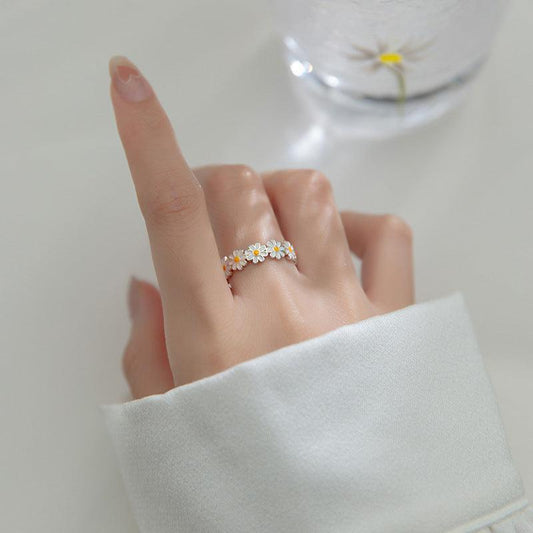 The Blooming Daisy Ring